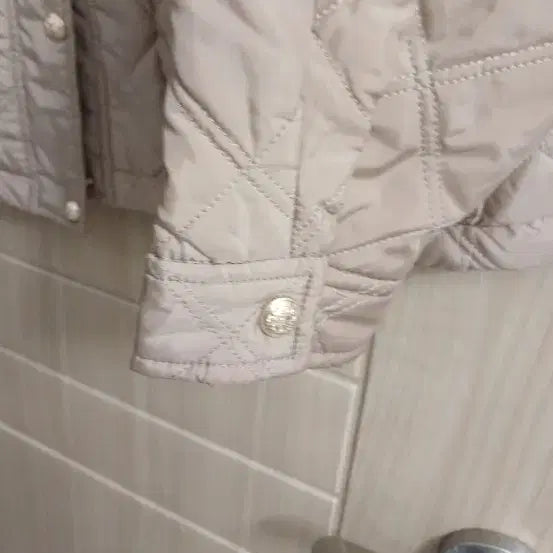 [BUNJANG] Hellen Keren Beige Quilted Jacket / 혤렌카렌  베이지 퀼팅 자켓 점퍼