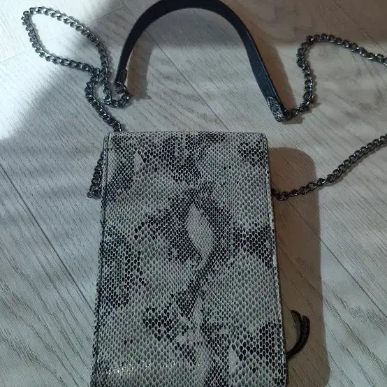 [BUNJANG] Python Crossbody Mini Handbag / (새상품) 뱀피 파이톤 크로스백 미니 핸드폰 가방(12*18*3)