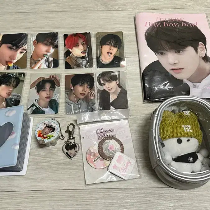 [BUNJANG] The Boyz Younghoon Bundle Set Goods / 더보이즈 영훈 포카/빵아지/포토북/응원봉구형/왹빵이우치와/굿즈 일괄 판매