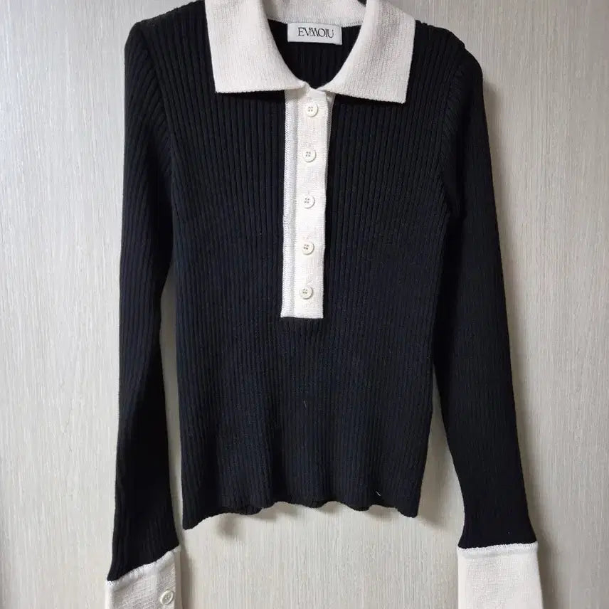 [BUNJANG] EVMOIU Black Knit Sweater / 에브모우 EVMOIU 카라넥 블랙 니트