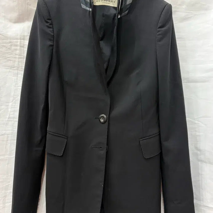 [BUNJANG] Burberry Black Slim Fit Jacket UK6 / 버버리 블랙 슬림핏 자켓uk6/55사이즈(정품)