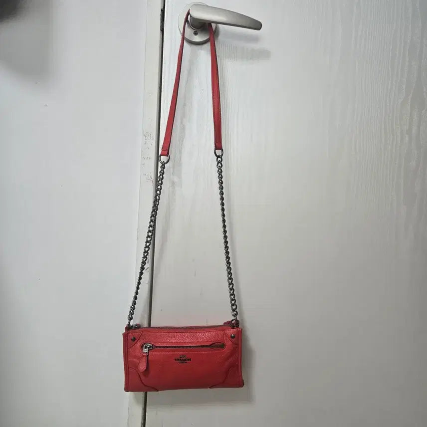 [BUNJANG] Coach Red Chain Crossbody Bag / 코치 레드 체인 크로스백