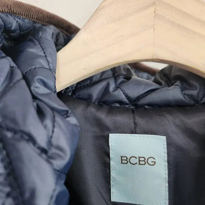 [BUNJANG] BCBG Navy Quilted Hooded Coat / 비씨비지 네이비 퀼팅 후드 코트