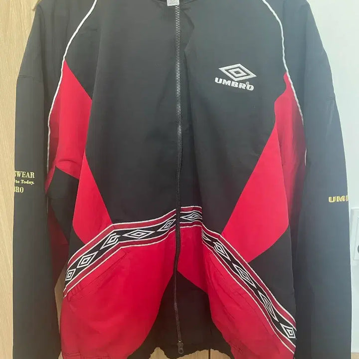 [BUNJANG] Umbro Stand-Neck Windbreaker Jacket / 엄브로 스탠넥 바람막이