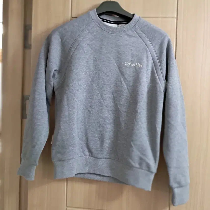 [BUNJANG] Calvin Klein Gray Fleece Sweatshirt / 캘빈클라인 회색 맨투맨 기모티셔츠