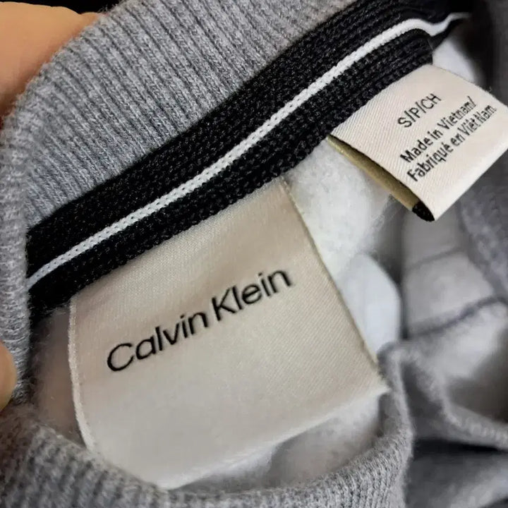 [BUNJANG] Calvin Klein Gray Fleece Sweatshirt / 캘빈클라인 회색 맨투맨 기모티셔츠