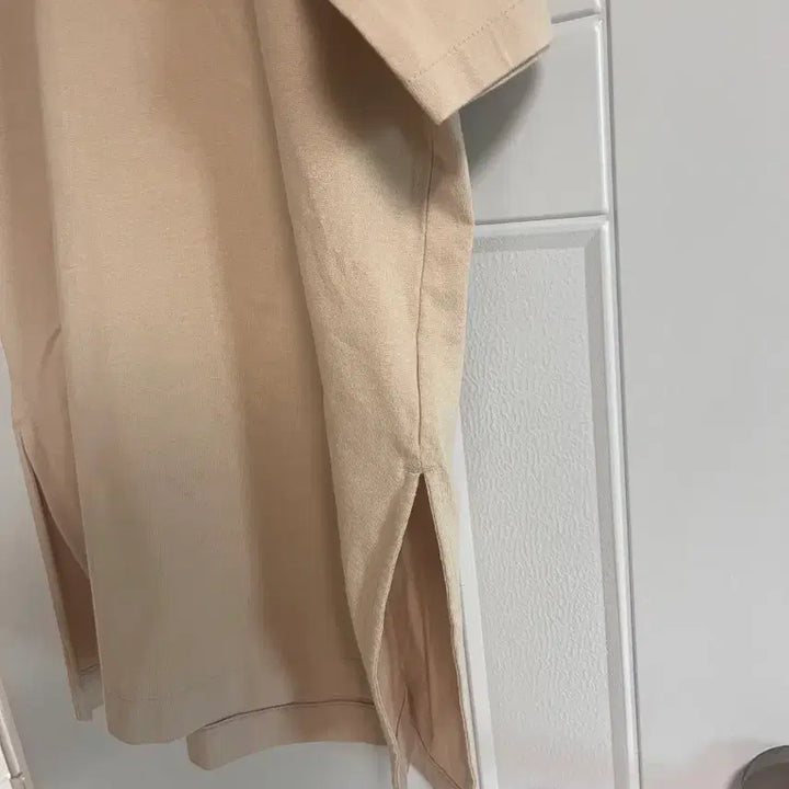 [BUNJANG] Uniqlo Basic Beige T-Shirt / (일본 수입 빈티지)유니클로 기본 반팔 티셔츠 면100 베이지 옆트임 S