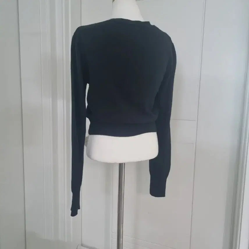 [BUNJANG] DIAGONAL Cutout V-Neck Cardigan / 다이애그널 스테디셀러 컷아웃 브이넥 가디건 F