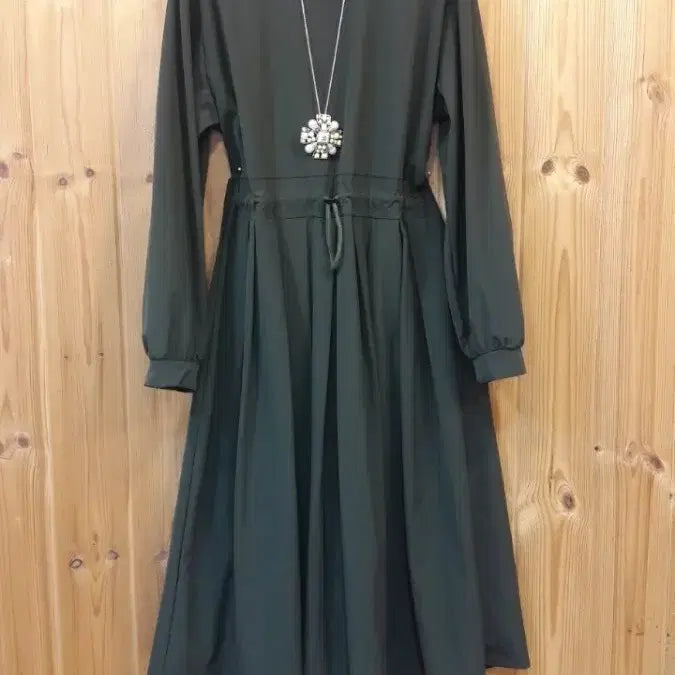 [BUNJANG] Pin-tuck Strap Flare Long Dress / * 핀턱 스트랩 플레어 롱 원피스       ( 새 상품 )