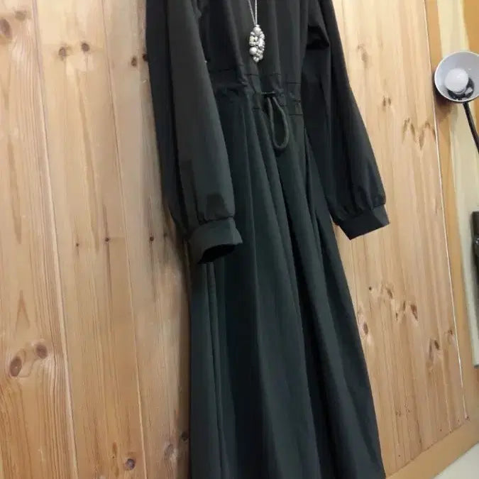 [BUNJANG] Pin-tuck Strap Flare Long Dress / * 핀턱 스트랩 플레어 롱 원피스       ( 새 상품 )