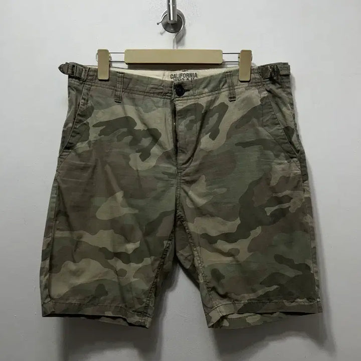 [BUNJANG] Who.A.U Men's Cargo Shorts (Size 34) / 후아유 남성 카고 반바지 34사이즈