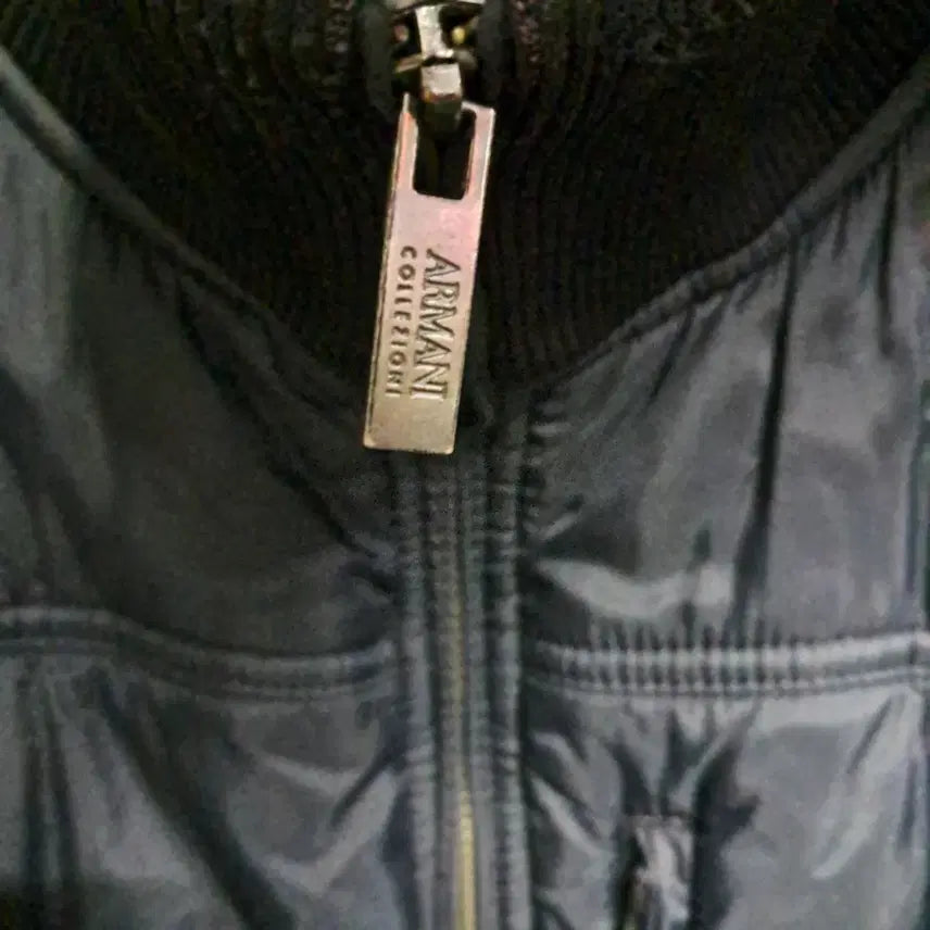 [BUNJANG] Armani Collezioni Padded Jacket / 알마니 꼴레지오니 패딩점퍼