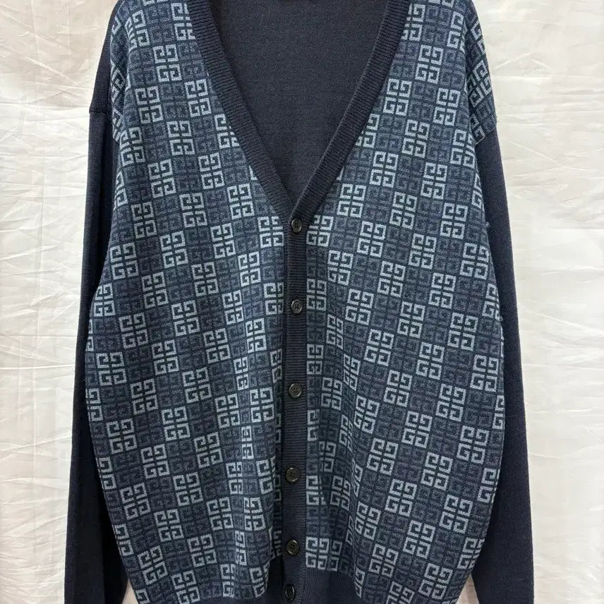 [BUNJANG] Givenchy Men's Pattern Cardigan Navy / 지방시 남성 패턴 가디건 네이비 100사이즈(정품)