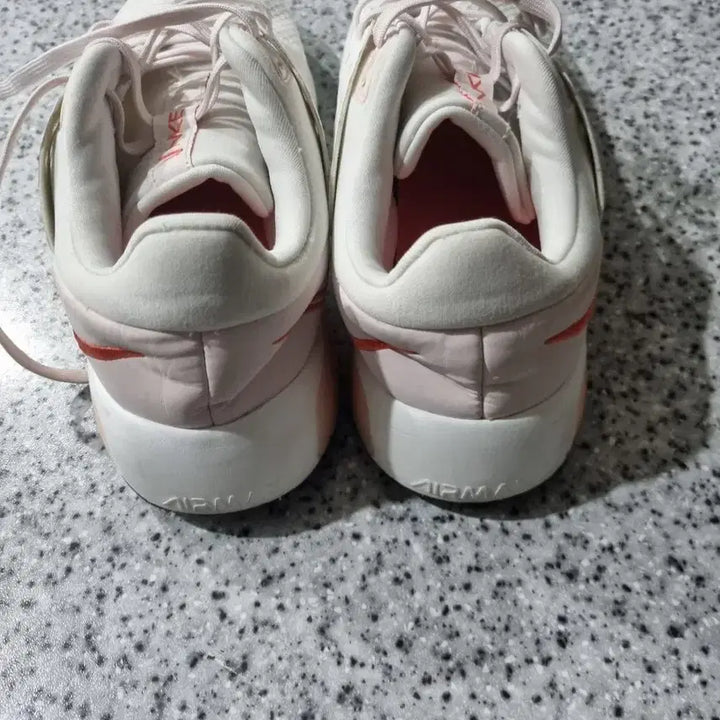 [BUNJANG] Nike Women's White/Pink Sneakers / 나이키 화이트/핑크 운동화 여성용