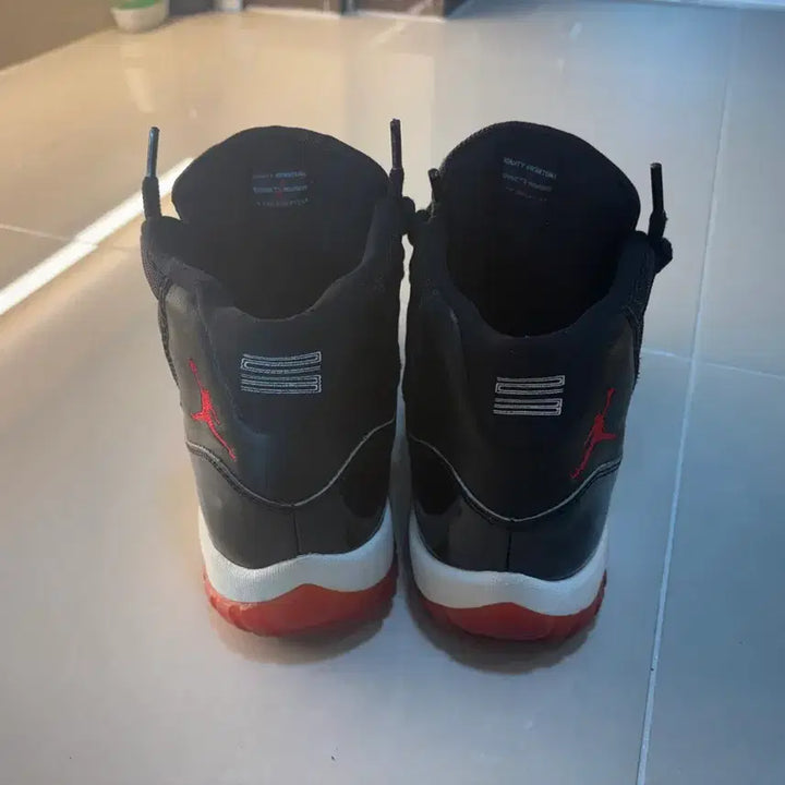 [BUNJANG] Jordan 11 Bred 265 Sneakers / 조던 11 브레드 265