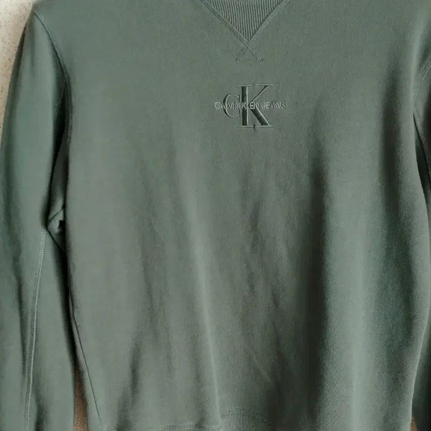 [BUNJANG] Calvin Klein CK Embroidered Logo Sweatshirt (M) / 캘빈클라인 CK 자수로고 맨투맨(M)