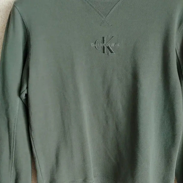 [BUNJANG] Calvin Klein CK Embroidered Logo Sweatshirt (M) / 캘빈클라인 CK 자수로고 맨투맨(M)