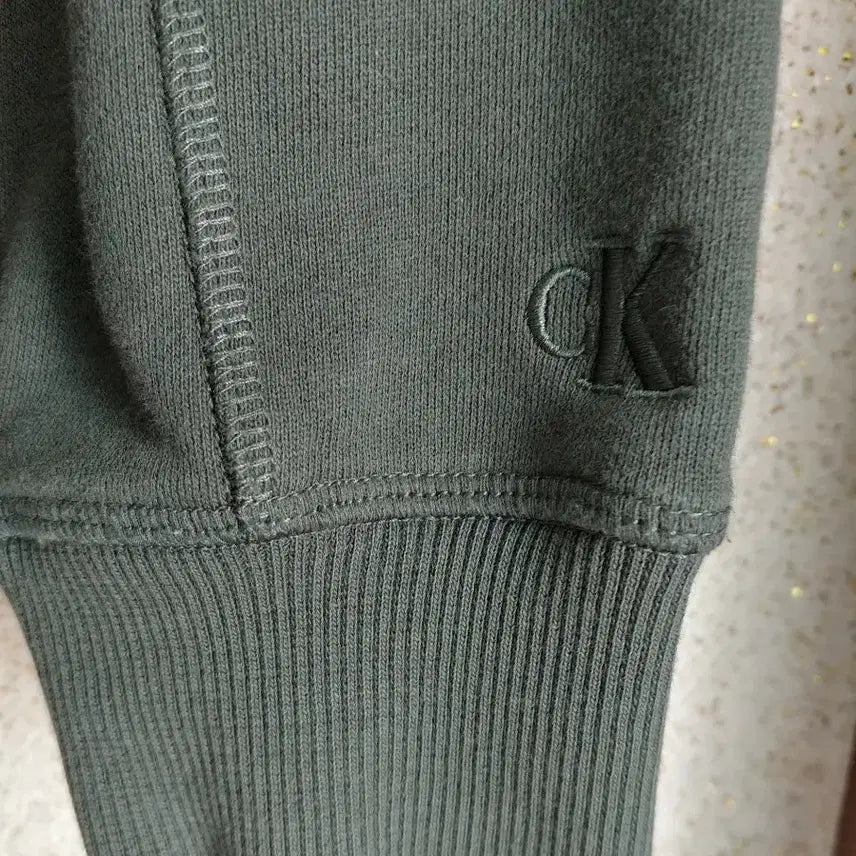 [BUNJANG] Calvin Klein CK Embroidered Logo Sweatshirt (M) / 캘빈클라인 CK 자수로고 맨투맨(M)