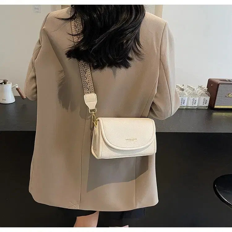 [BUNJANG] Ivory Mini Crossbody Bag Premium PU Leather Daily Shoulder Bag / 아이보리 미니 크로스백 고급 PU 데일리 숄더백