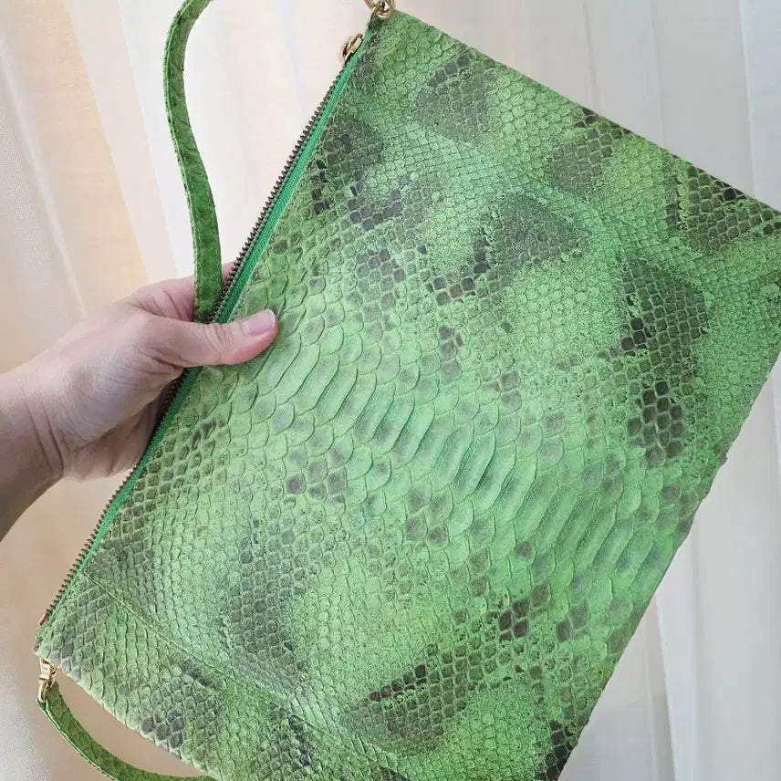 [BUNJANG] LUBA Python Leather Green Square Clutch Shoulder Bag / [LUBA] 뱀가죽 천연 리얼 파이톤 그린 스퀘어 클러치 숄더백