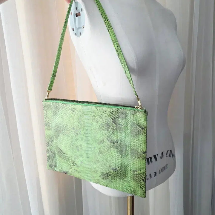 [BUNJANG] LUBA Python Leather Green Square Clutch Shoulder Bag / [LUBA] 뱀가죽 천연 리얼 파이톤 그린 스퀘어 클러치 숄더백