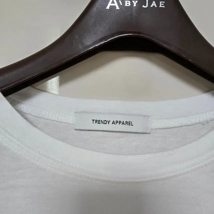 [BUNJANG] Trendy Apparel White Long-Sleeve T-shirt / 트렌디 어패럴 화이트 긴팔 티셔츠 77~88
