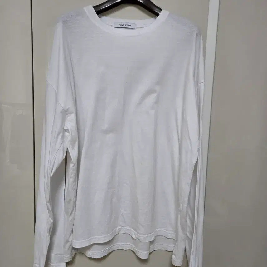 [BUNJANG] Trendy Apparel White Long-Sleeve T-shirt / 트렌디 어패럴 화이트 긴팔 티셔츠 77~88