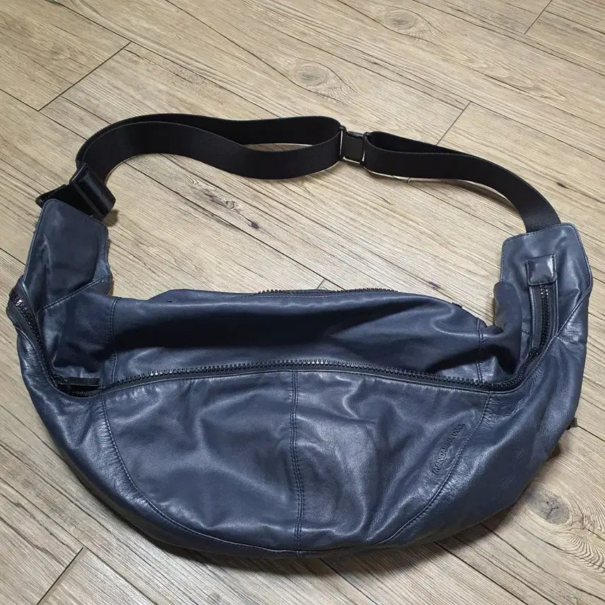 [BUNJANG] Mandarin Duck Leather Hobo Bag / 만다리나덕 가죽