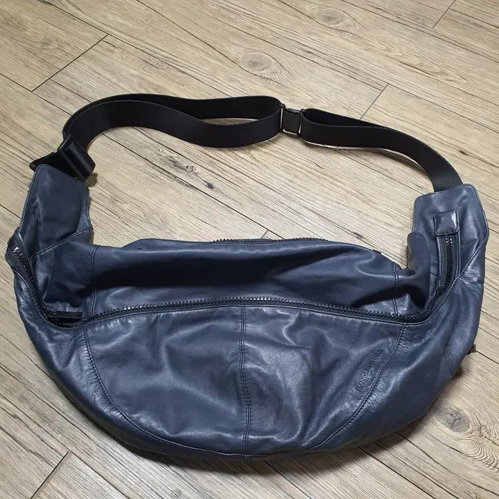 [BUNJANG] Mandarin Duck Leather Hobo Bag / 만다리나덕 가죽