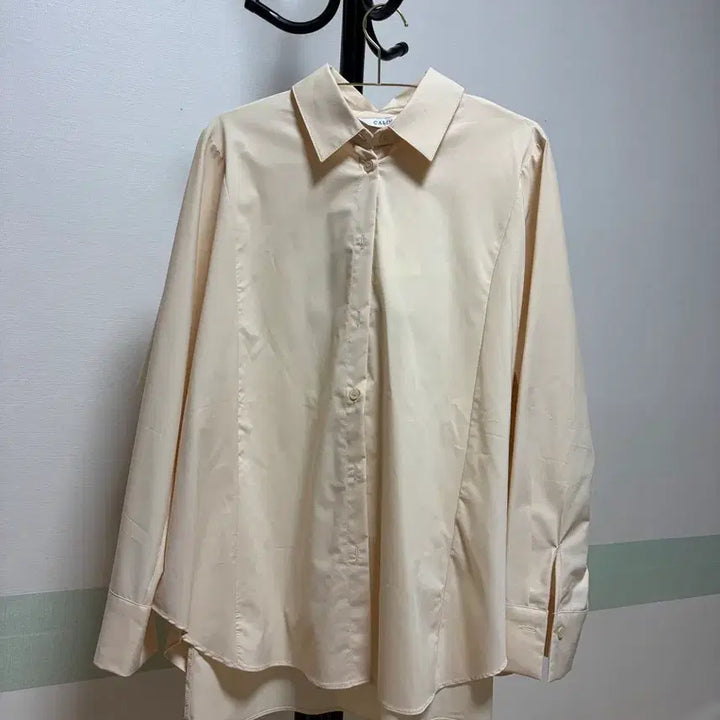 [BUNJANG] Ivory Women's Shirt / 여성 셔츠