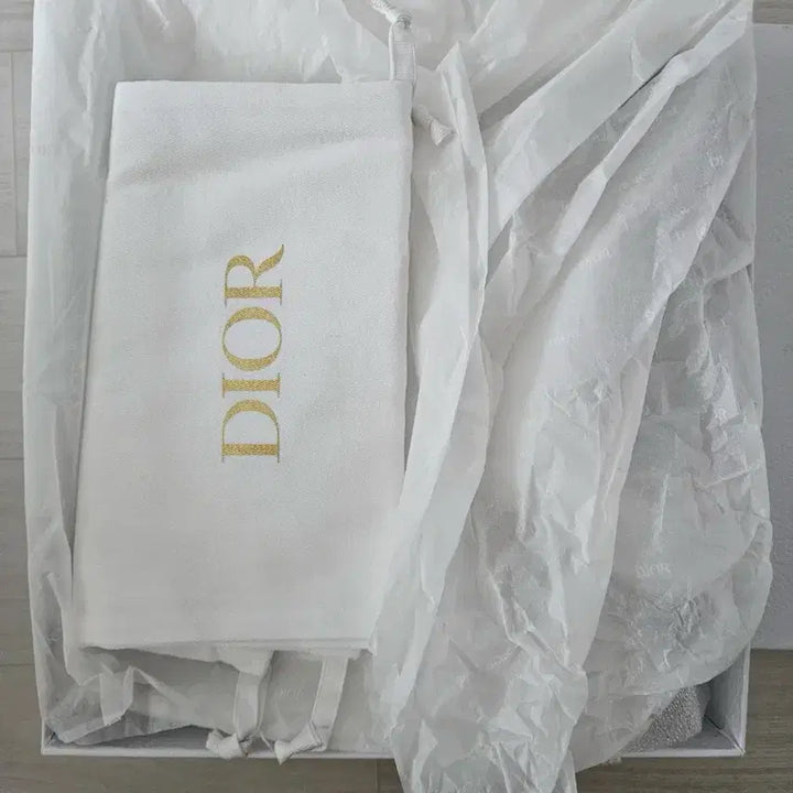 [BUNJANG] Dior Vibe Sneakers Nude 38.5 / 디올 바이브 스니커즈 누드 38.5