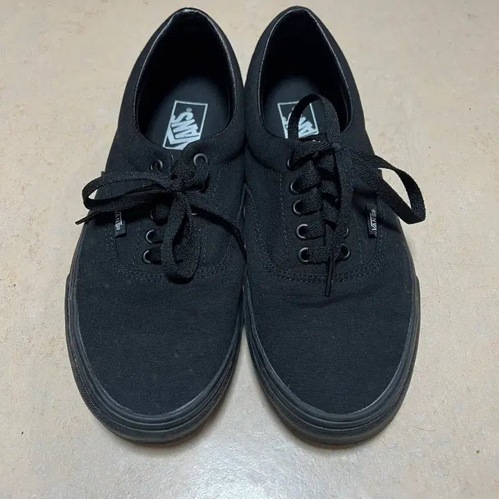 [BUNJANG] Vans Authentic Black Sneakers / 반스 어센틱 블랙 275