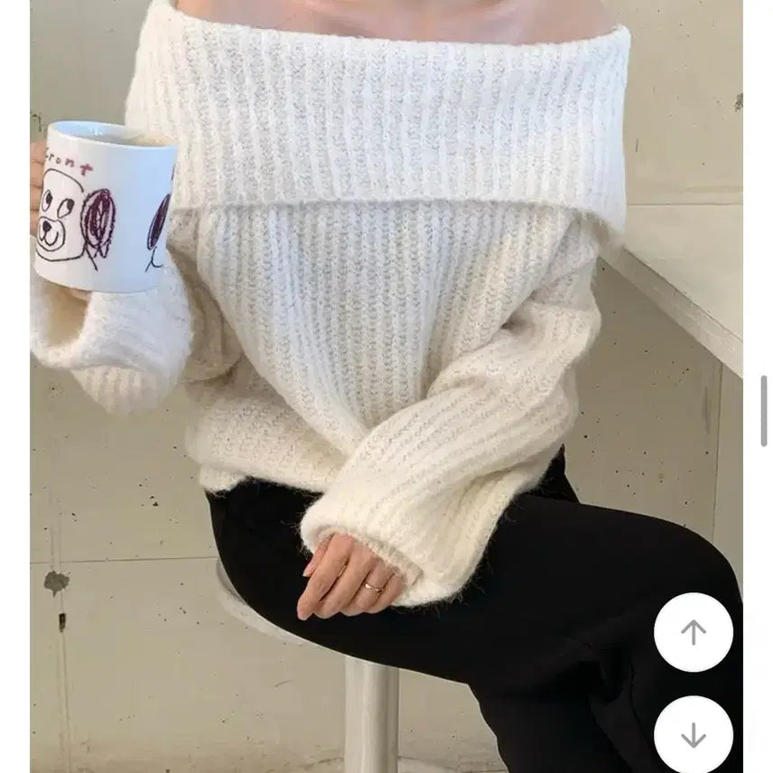 [BUNJANG] Off-shoulder Knit Ivory Top / 오프숄더 니트 아이보리 여리핏