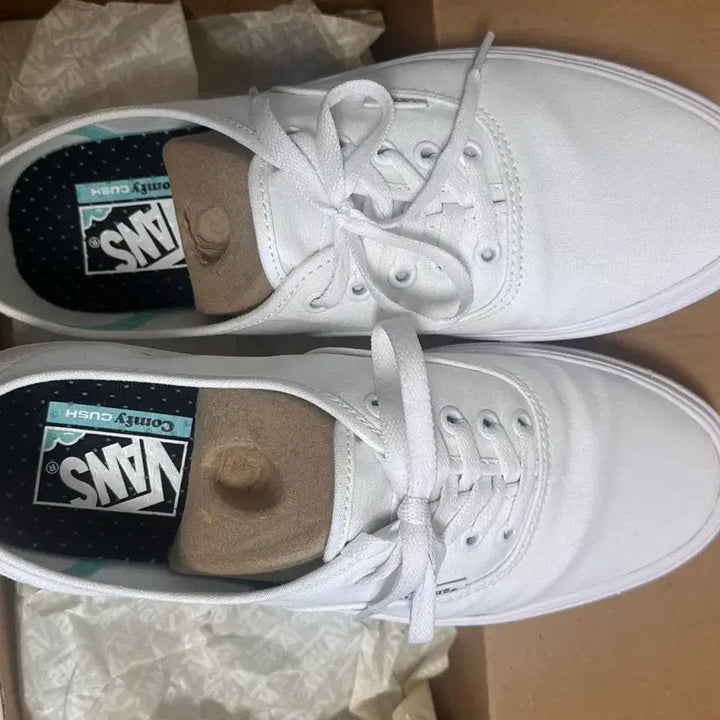 [BUNJANG] Vans Comfycush Authentic True White Sneakers / 반스 컨피쿠시 어센틱 트루 화이트 265팔아용~!