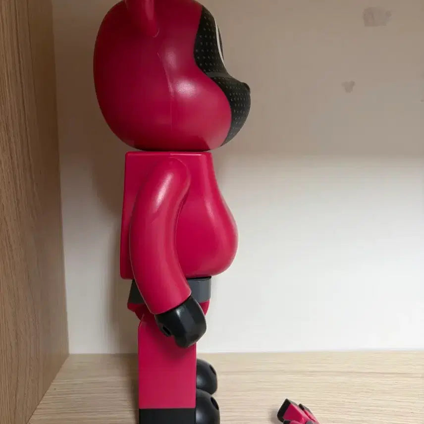 [BUNJANG] Bearbrick Squid Game Guard Circle 400% Figure / 베어브릭 오징어게임 가드 동그라미 400%