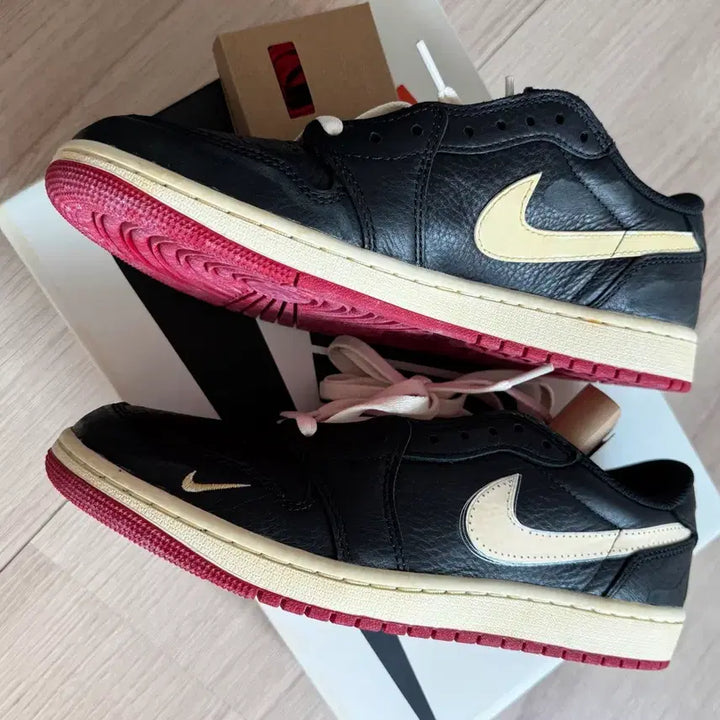 [BUNJANG] Nike Nigel Sylvester Air Jordan 1 Low Better With Time Sneakers / 나이키 나이젤 실베스터 조던1 로우 베러위드타임