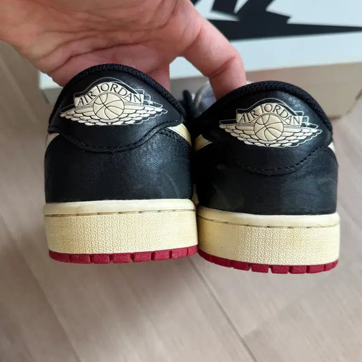 [BUNJANG] Nike Nigel Sylvester Air Jordan 1 Low Better With Time Sneakers / 나이키 나이젤 실베스터 조던1 로우 베러위드타임