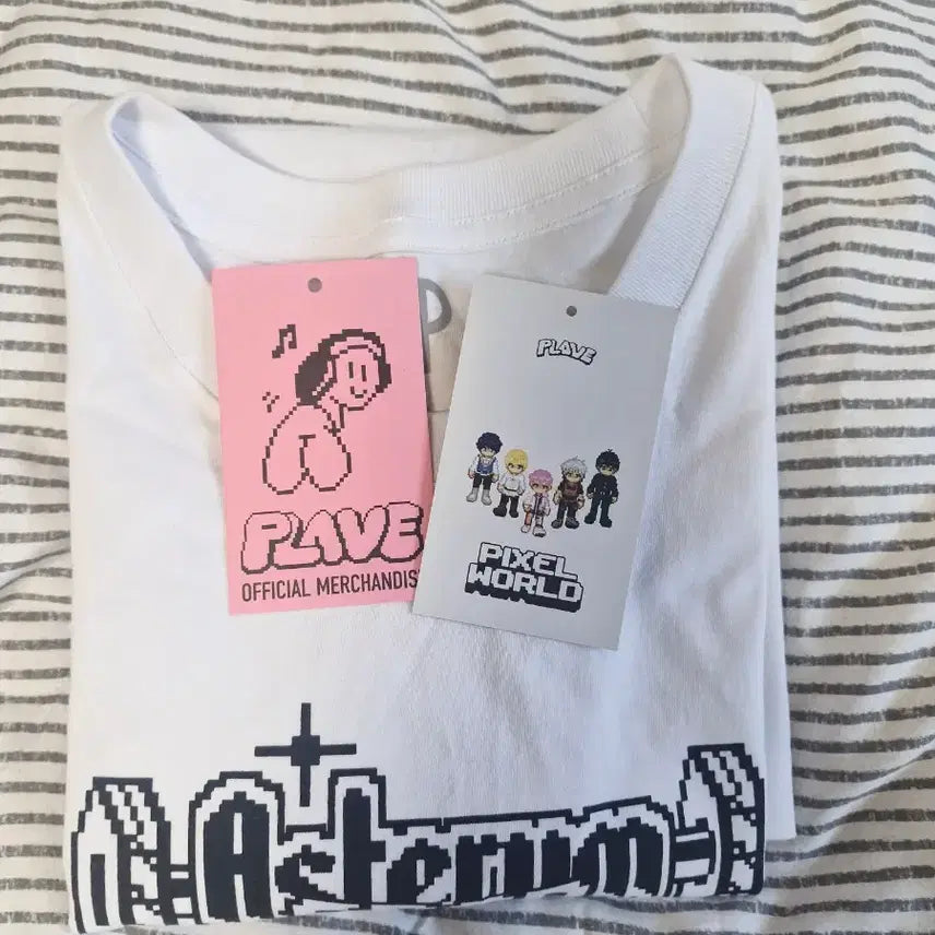 [BUNJANG] PLAVE Noah Pixel World T-shirt / 플레이브 픽셀월드 반팔티셔츠(노아)