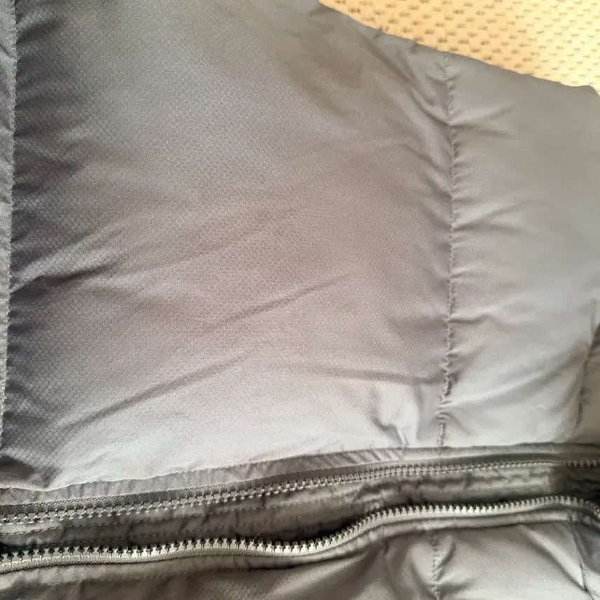 [BUNJANG] Nike PrimaLoft Water-Repellent Padded Vest / 나이키 프리마 로프트 발수 패딩 조끼 그래이 회색