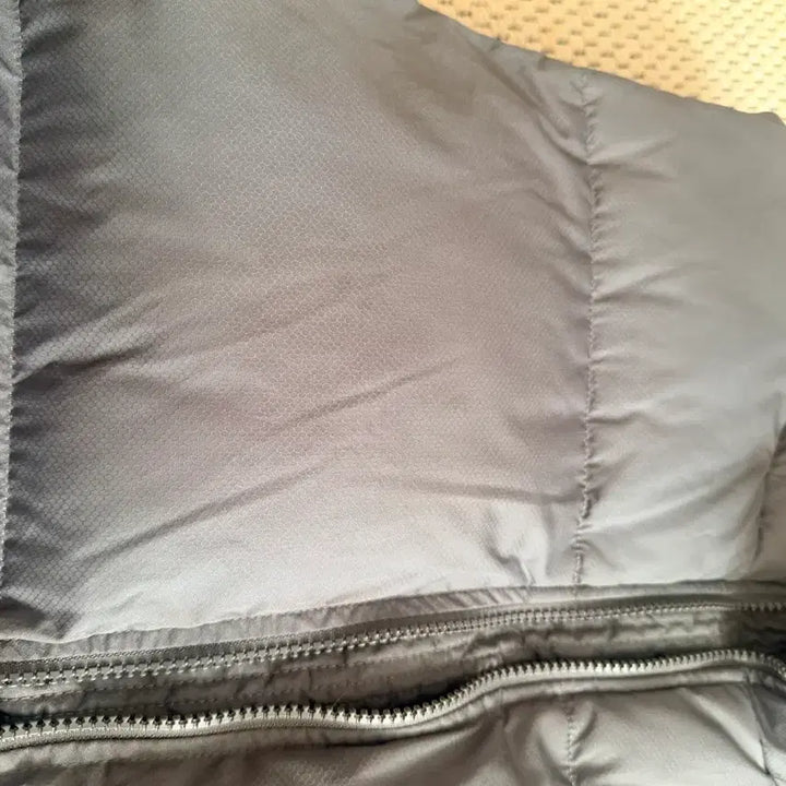 [BUNJANG] Nike PrimaLoft Water-Repellent Padded Vest / 나이키 프리마 로프트 발수 패딩 조끼 그래이 회색