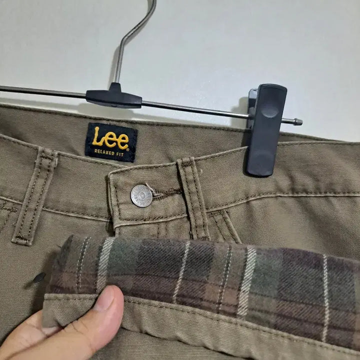 [BUNJANG] Lee Khaki Fleece-Lined Pants / Lee 리 기모 안감 바지 35사이즈