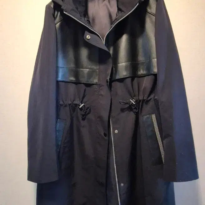 [SOLD OUT] (새상품)양가죽 프라다원단 후드 코트 55~66