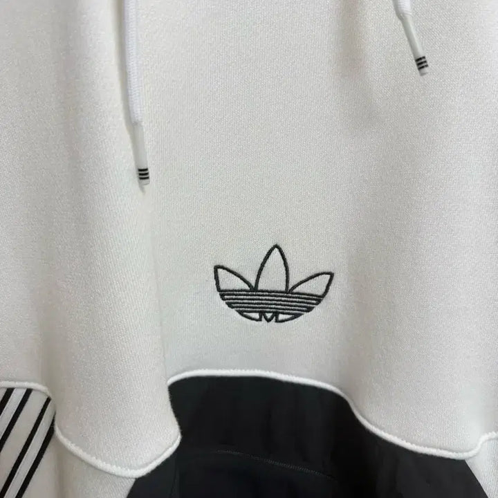 [BUNJANG] Adidas White Hoodie / 아디다스 화이트 후드티