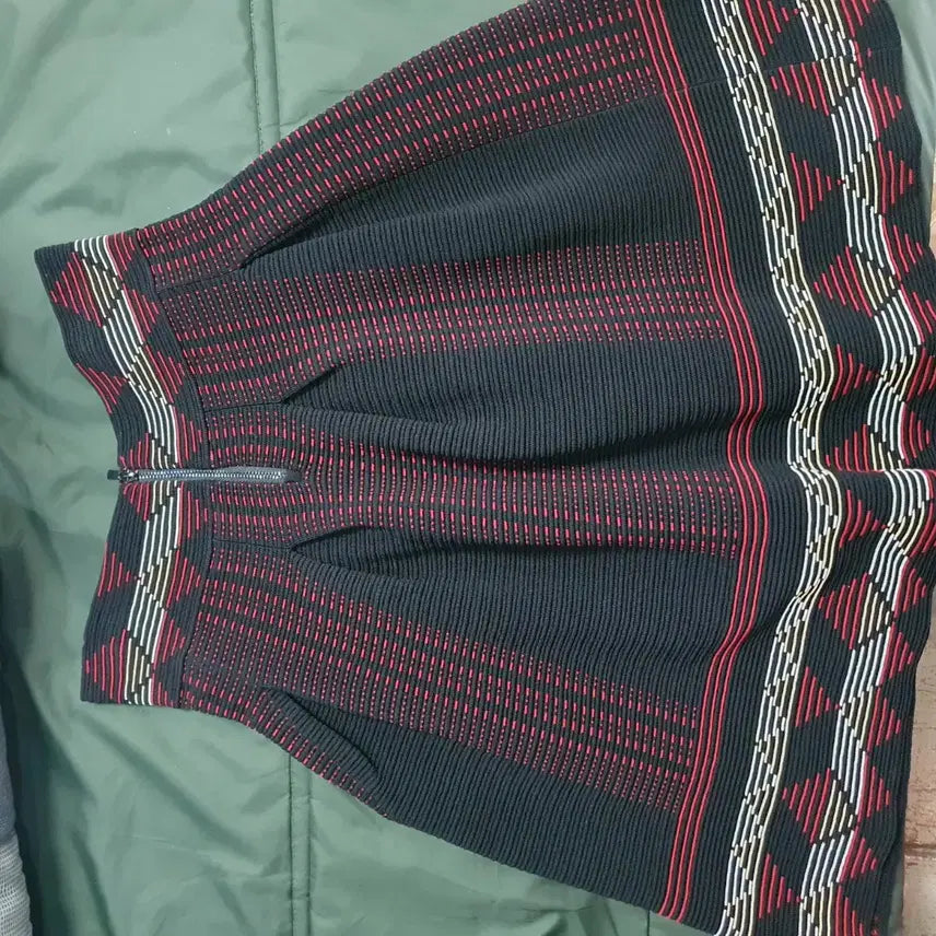 [BUNJANG] Maje Wide Banding Knit Skirt / 마쥬  (광폭 밴딩  +쫀쫀  니트) 스커트: 최저가