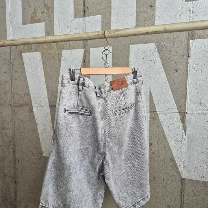 [BUNJANG] Magishwood Washed Bermuda Shorts (Size 30-33) / 마지셔우드 워싱 버뮤다반바지(30~33)
