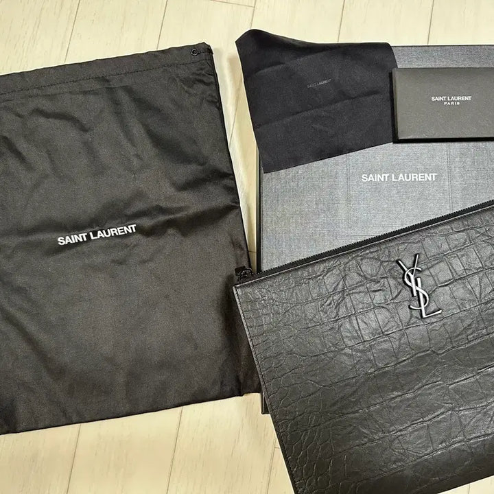 [BUNJANG] Saint Laurent Crocodile Pattern Clutch Bag / 정품 생로랑 클러치백