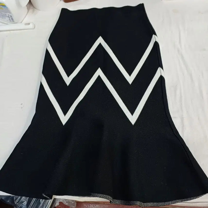 [BUNJANG] Wave Pattern Knit Skirt - Black 24 Size / 물결 패턴 니트 스커트 블랙24사이즈겨울  62206