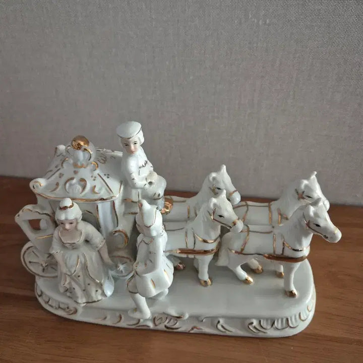 [BUNJANG] Yo-Up Development Figurine Carriage / 피겨린 마차( 요업개발)