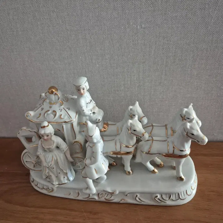 [BUNJANG] Yo-Up Development Figurine Carriage / 피겨린 마차( 요업개발)