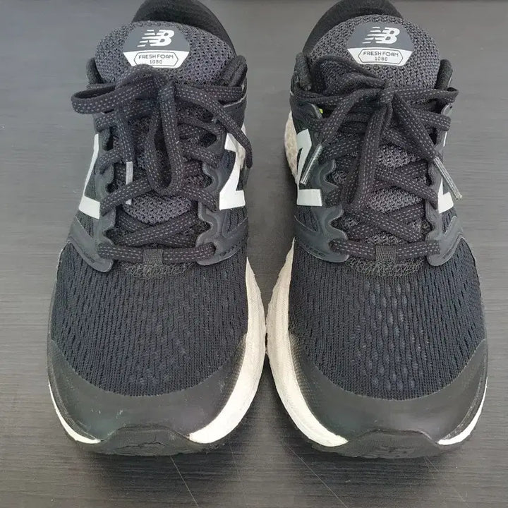 [BUNJANG] New Balance Fresh Foam 1080 v8 Running Shoes / 뉴발란스 Fresh Foam 1080 v8 블랙/화이트 (245)